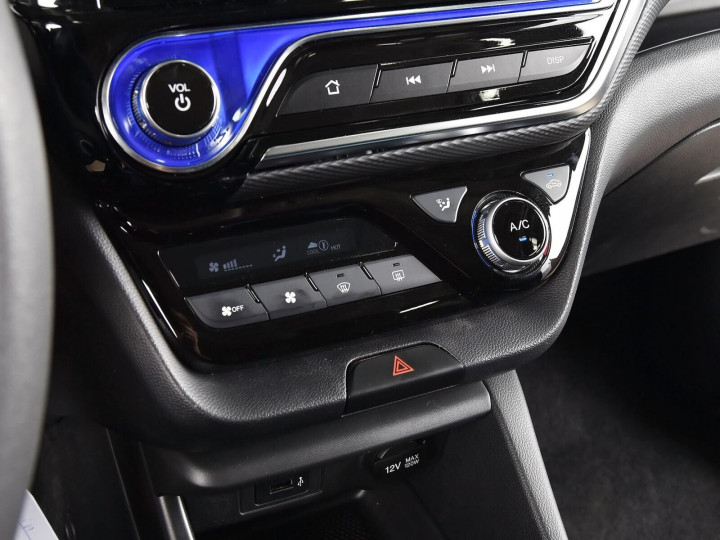 Changan Alsvin V7/Чанган Олсвин V7 - бюджетная копия Лады Весты и BMW 3!!! - You